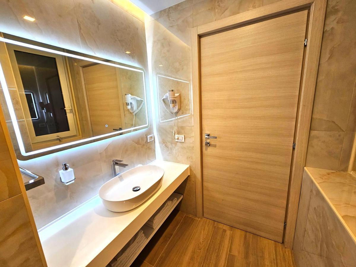 Astoria Supreme - Modern Boutique Suites Lecce Zewnętrze zdjęcie